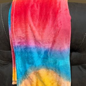 Betsey Johnson ombre blanket